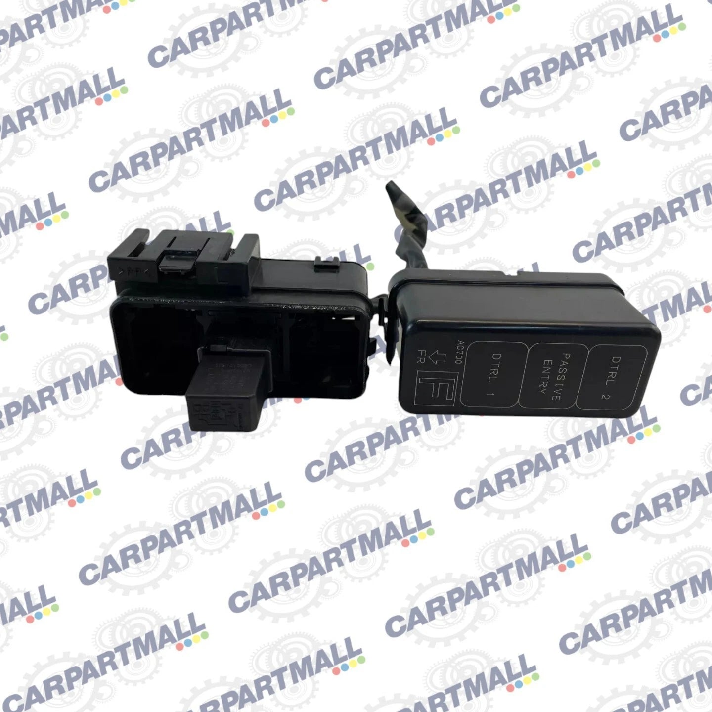 2006 INFINITI G35 3.5L V6 A/T FUSE RELAY BOX PASSIVE ENTRY W/ COVER OEM
