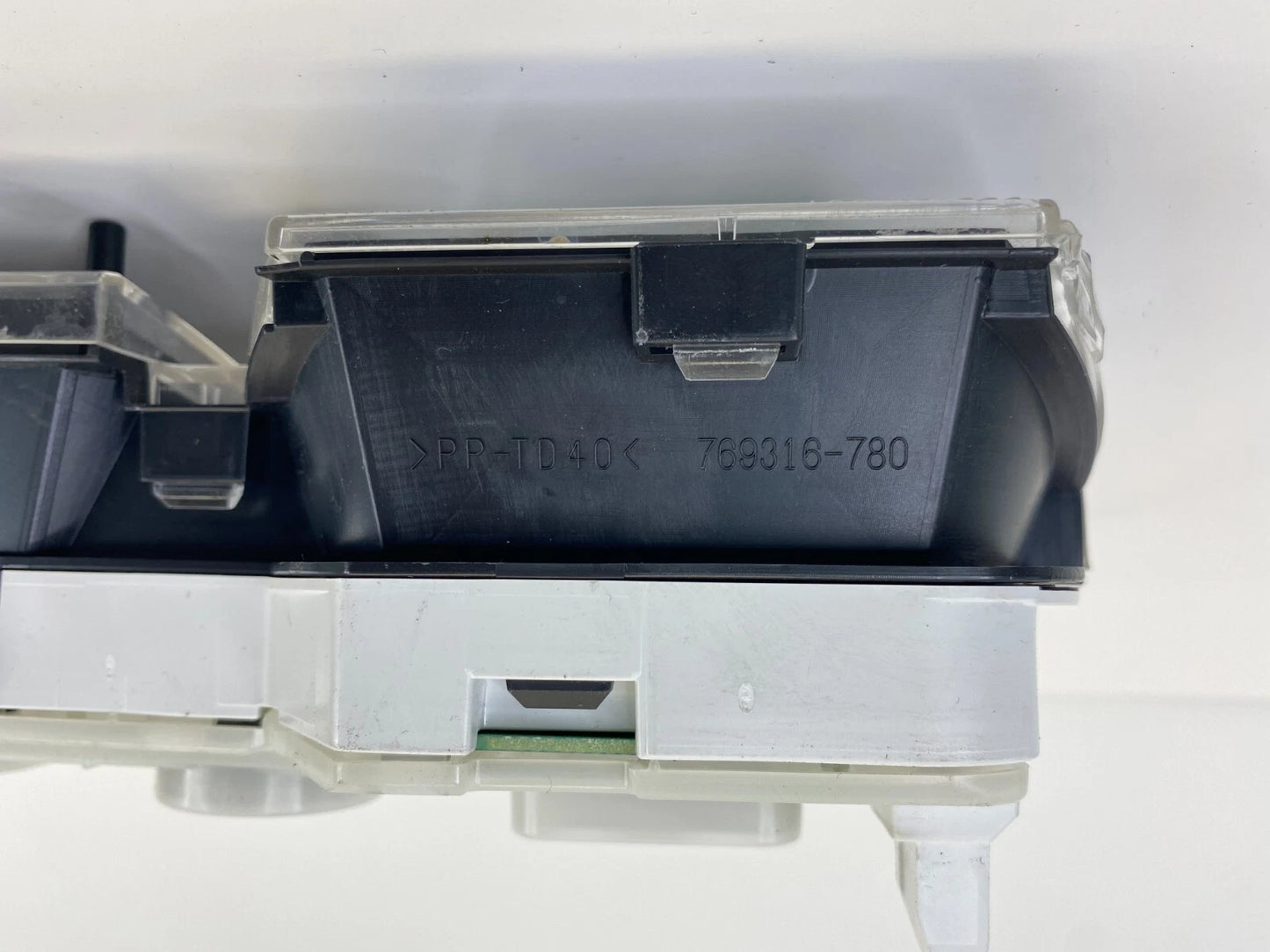 2005-2007 SCION TC AUTO INSTRUMENT CLUSTER SPEEDOMETER 180K MILES 83800-21160