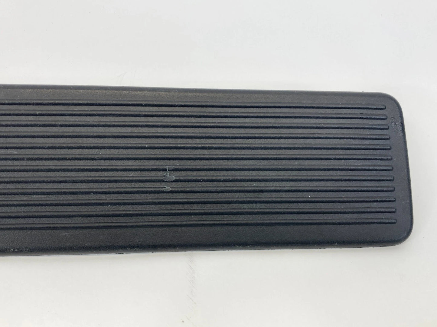 2001-2005 CHRYSLER PT CRUISER FRONT RIGHT SIDE STEP MOLDING TRIM 0SF34TRMAA OEM