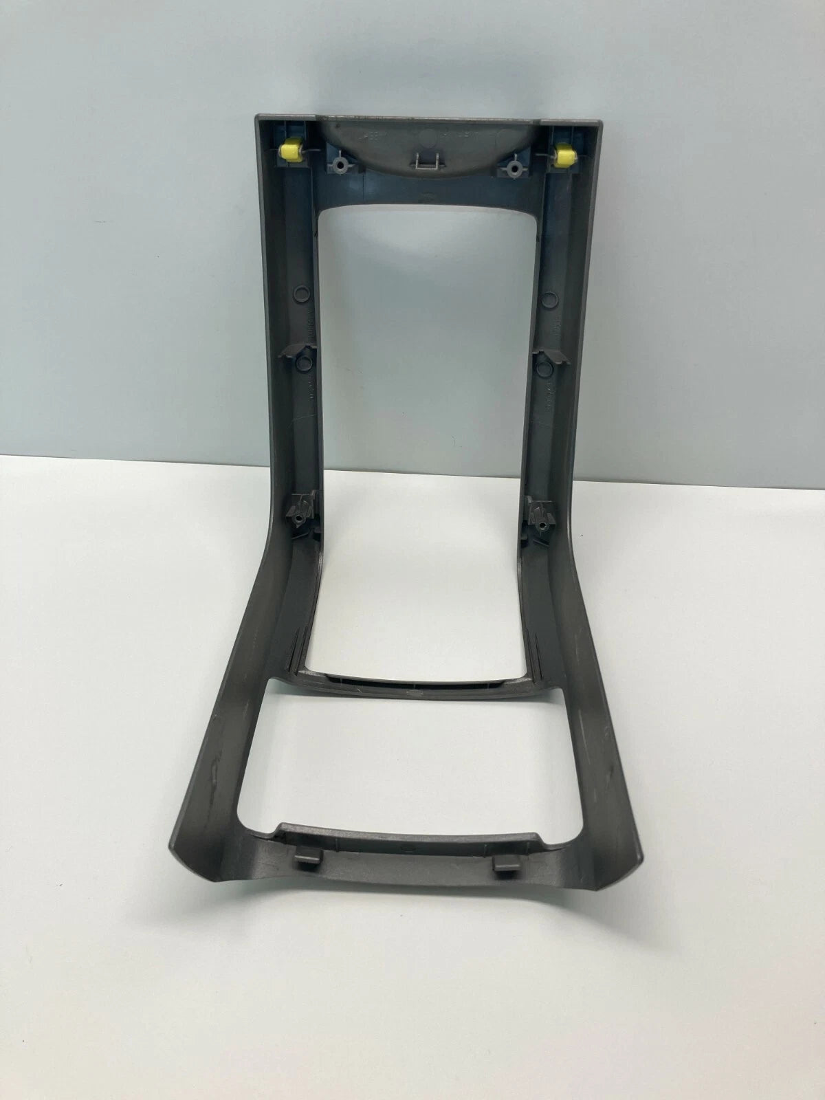 04-06 TOYOTA PRIUS CENTER CONSOLE UPPER CUP HOLDER TRIM BEZEL PANEL 5880447010