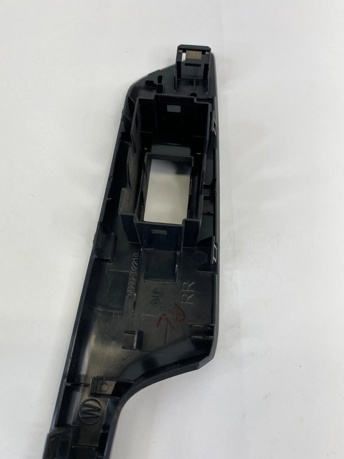09-13 TOYOTA MATRIX REAR LEFT SIDE WINDOW SWITCH COVER BEZEL TRIM 74272-02210