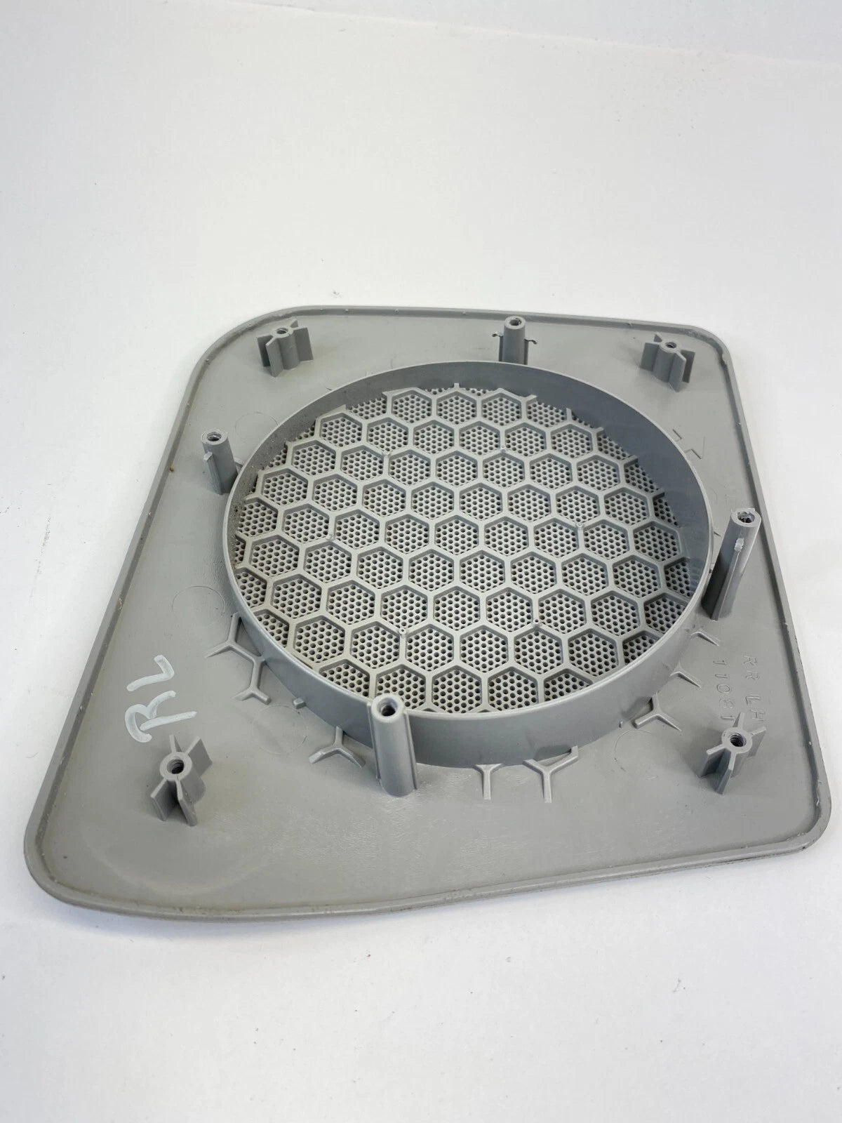 2004 2005 CADILLAC SRX SUV 4-DR REAR LEFT DOOR SPEAKER COVER GRILLE RR-LH-11081