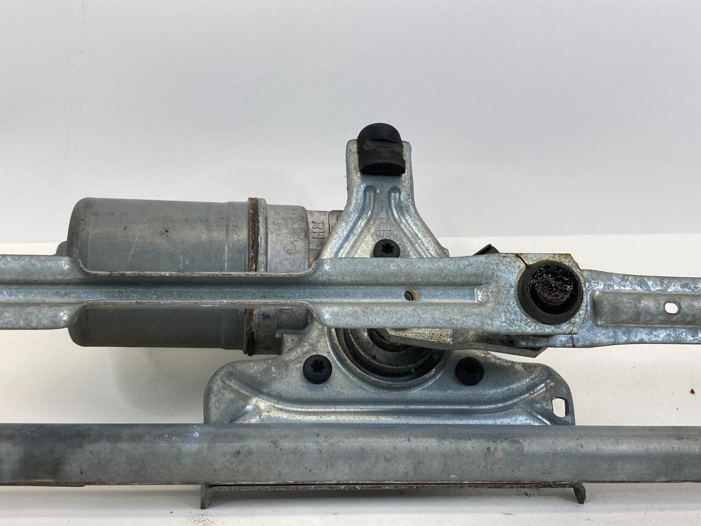 2008-2016 Chrysler Town & Country Front Windshield Wiper Motor Transmission OEM