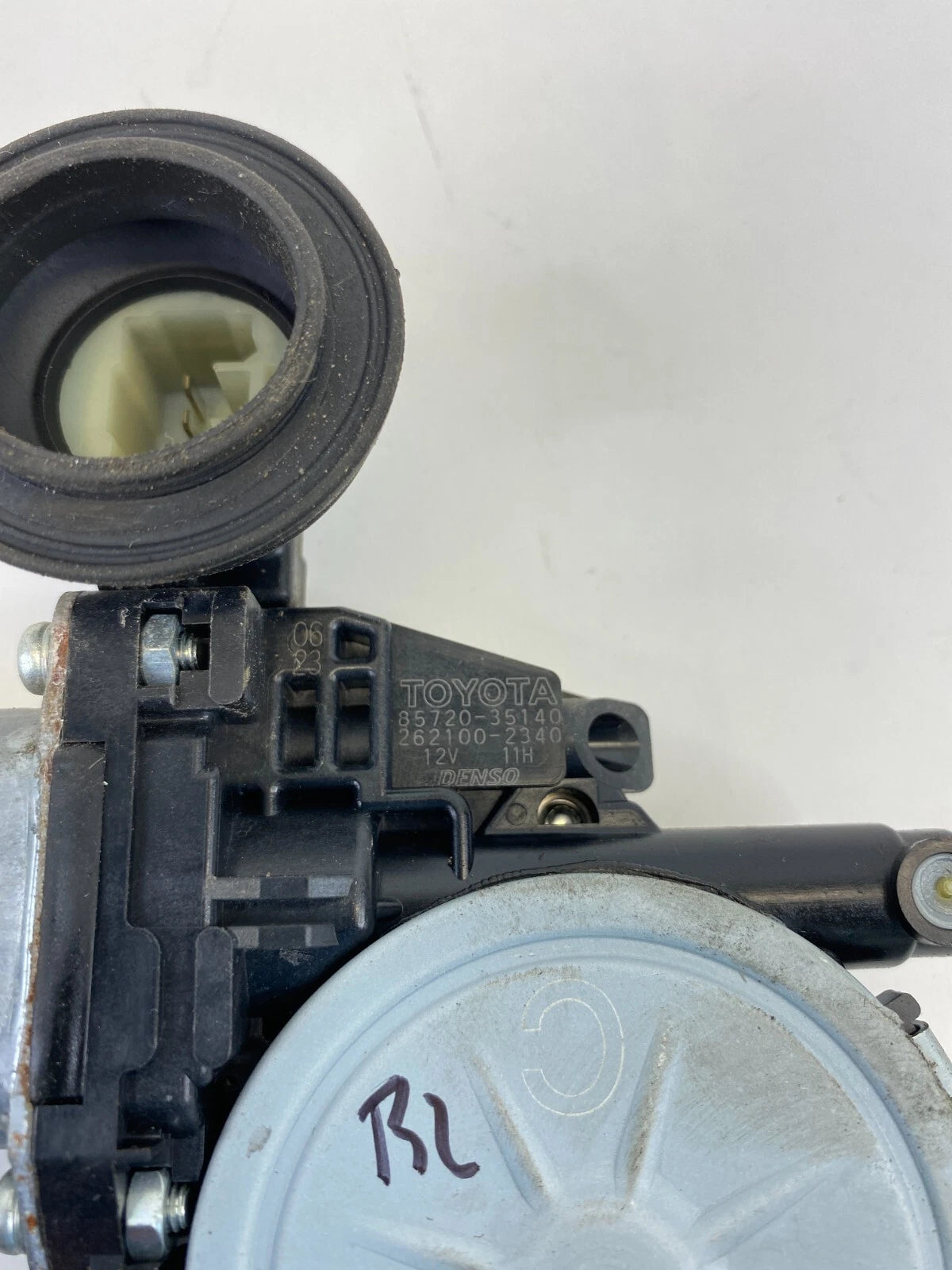 2004-2009 TOYOTA PRIUS REAR LEFT SIDE DOOR POWER WINDOW MOTOR 8572035140 OEM