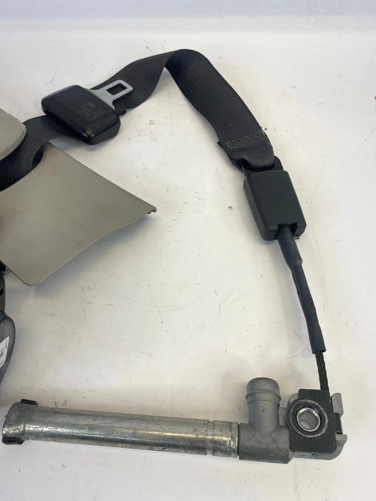 2010 2011 2012 CHEVROLET TRAVERSE FRONT LEFT DRIVER SEAT BELT RETRACTOR OEM