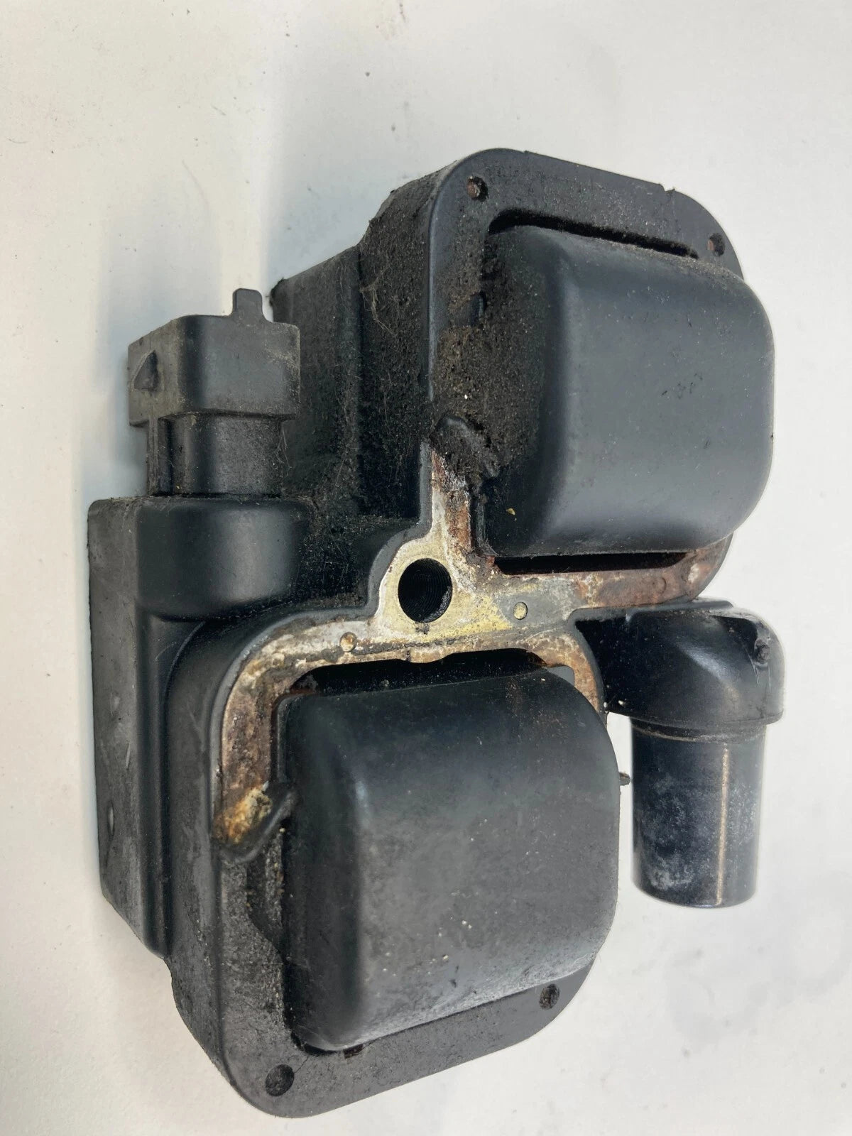 98-05 MERCEDES-BENZ E320 3.2L A/T ENGINE IGNITION COIL INGITER A0001587803 OEM