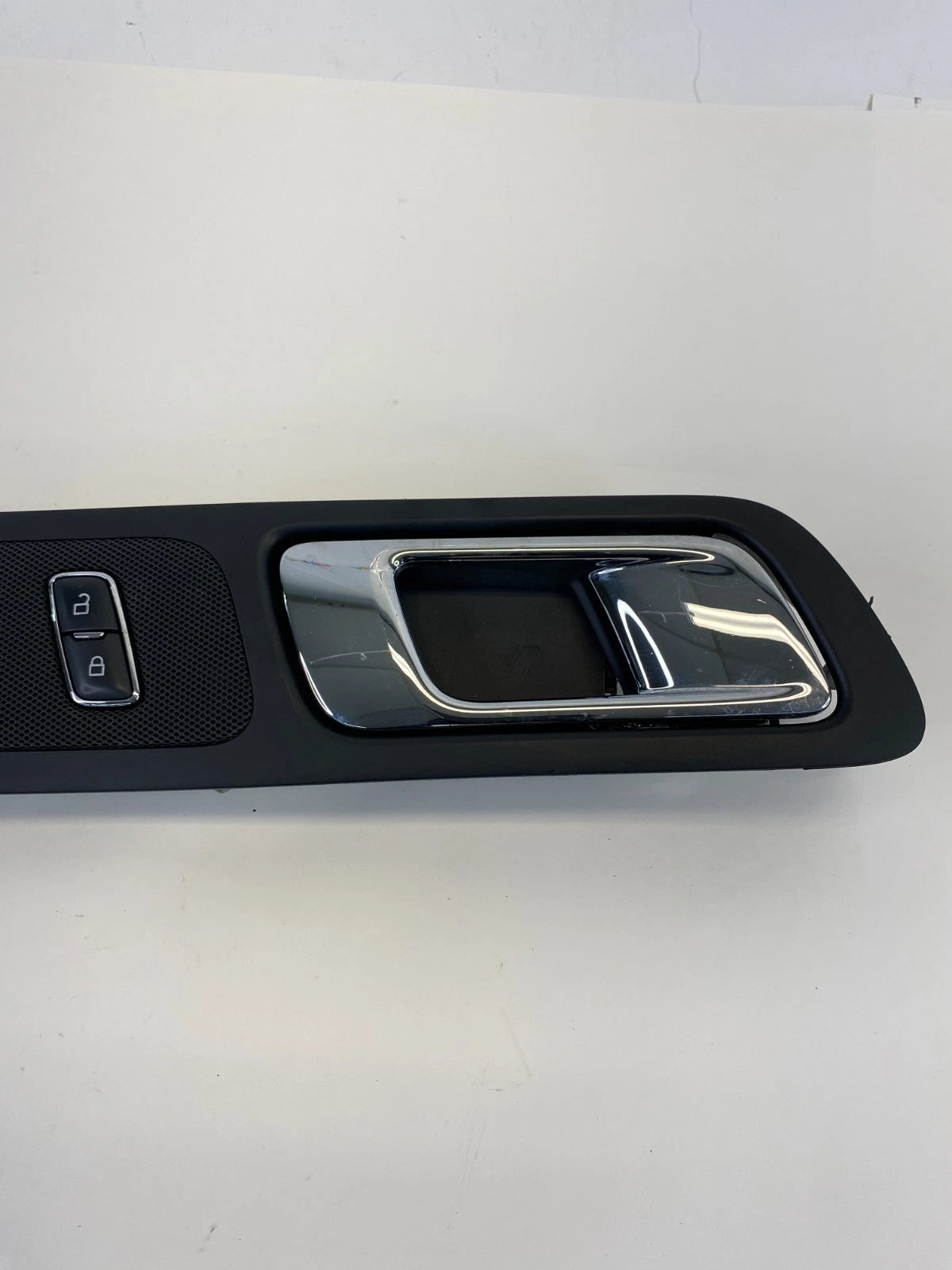 2016-2019 FORD POLICE INTERCEPTOR UTILITY FRONT RIGHT SIDE INTERIOR DOOR HANDLE