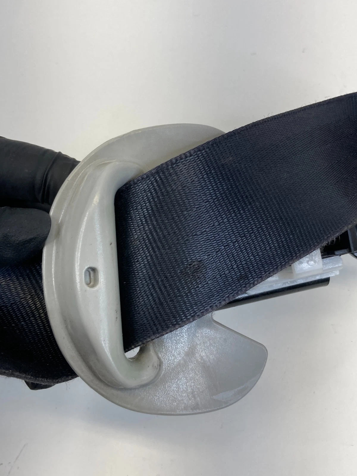 2016-2020 KIA SORENTO LEFT DRIVER SIDE SEAT BELT BUCKLE RETRACTOR ASSEMBLY OEM