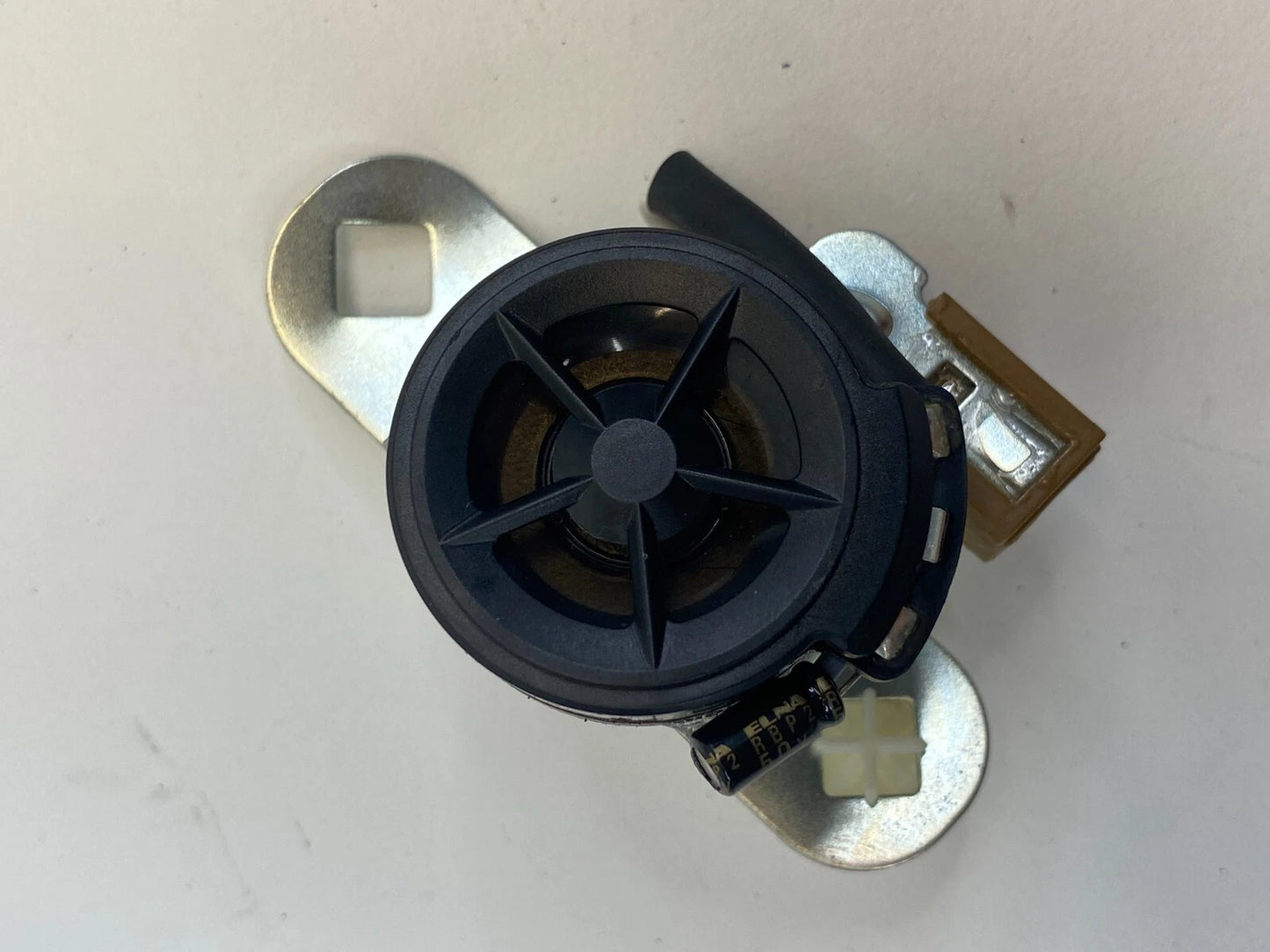 2011-2017 11-17 NISSAN JUKE FRONT RIGHT DOOR SIDE TWEETER SPEAKER 281E11KL0A OEM