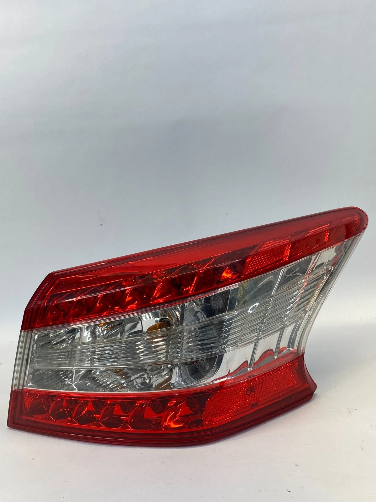 2013-2015 NISSAN SENTRA RIGHT PASSENGER OUTER TAILLIGHT TAIL LAMP OEM