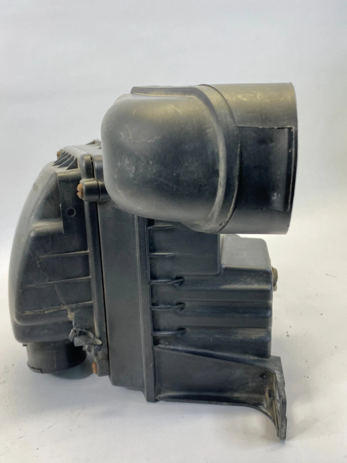 95-05 PONTIAC SUNFIRE 2.2L 8V AIR CLEANER FILTER BOX HOUSING ASSY OEM 24577590