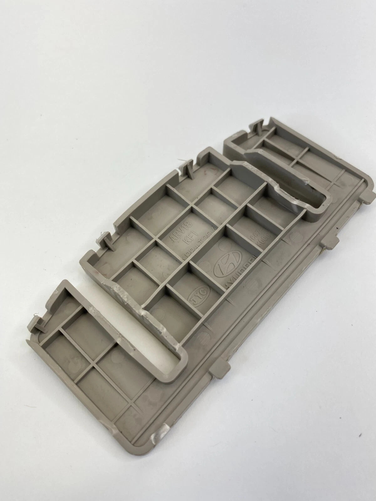 2006-2008 HYUNDAI SONATA CENTER CONSOLE ARMREST BLANK COVER TRIM 84667-3K000 OEM