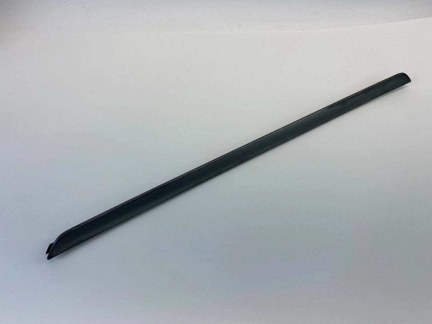 2005-2010 VOLKSWAGEN JETTA REAR RIGHT SIDE DOOR TRIM MOLDING PANEL 1K4-867-450