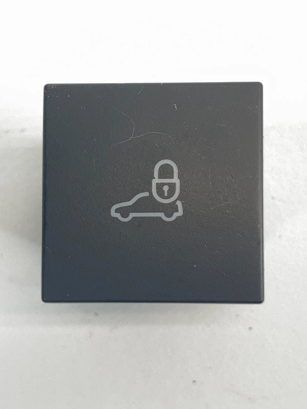 2012-2019 VW VOLKSWAGEN PASSAT VALET PARKING BUTTON SWITCH 561-962-143 OEM