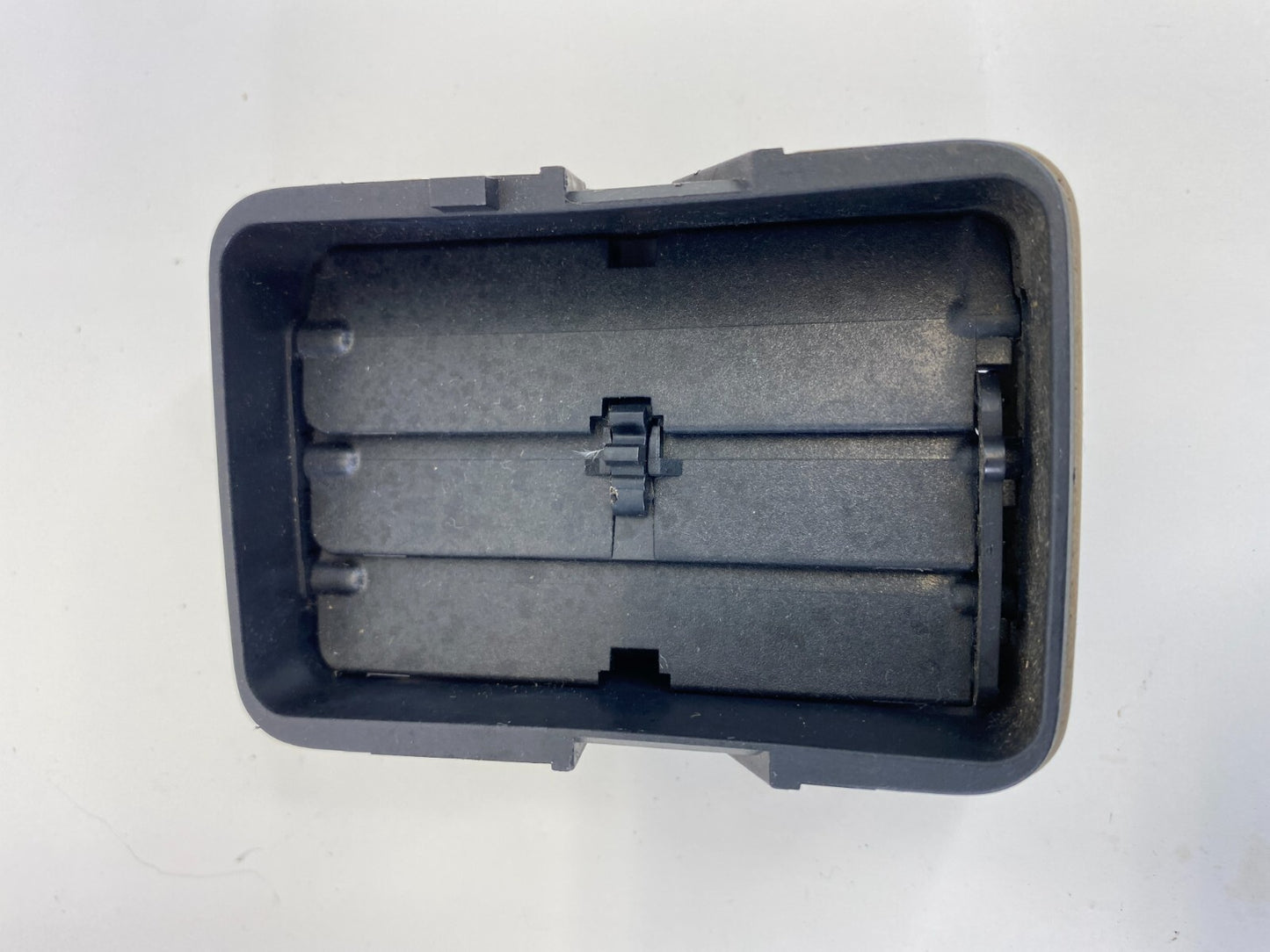 2001-2007 Ford Escape Dash Left Driver Side Outer A/C Air Vent Duct Grille OEM