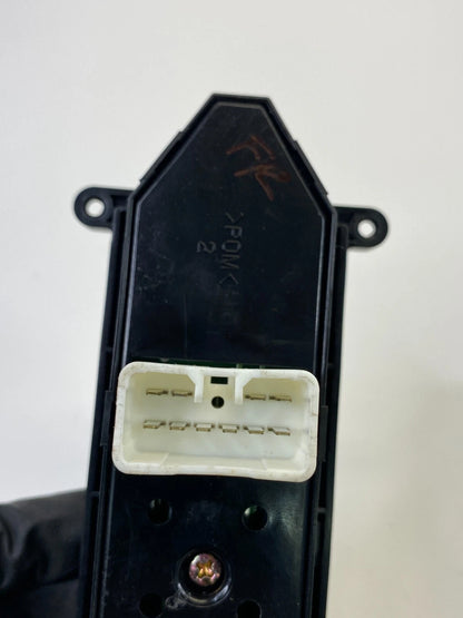 2007-2009 HYUNDAI SANTA FE FRONT RIGHT PASSENGER SIDE WINDOW CONTROL SWITCH ASSY
