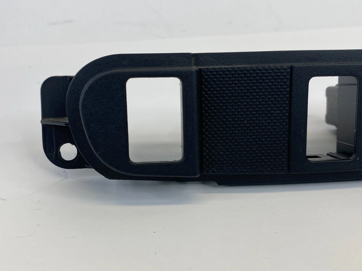 2001-2005 CHRYSLER PT CRUISER DASH SWITCH SURROUND TRIM BEZEL W/ POWER OUTLET