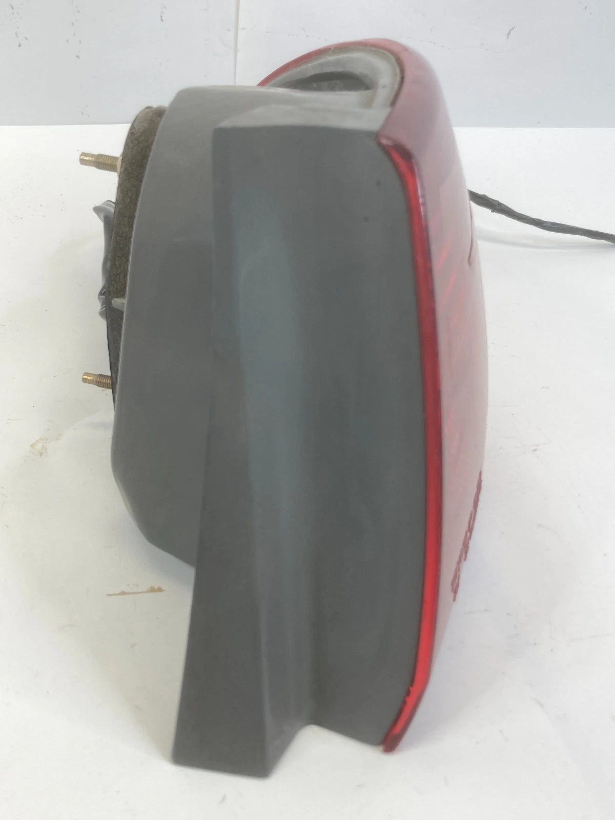 1998-2002 TOYOTA COROLLA REAR RIGHT PASSENGER OUTER TAIL LIGHT BRAKE LAMP OEM