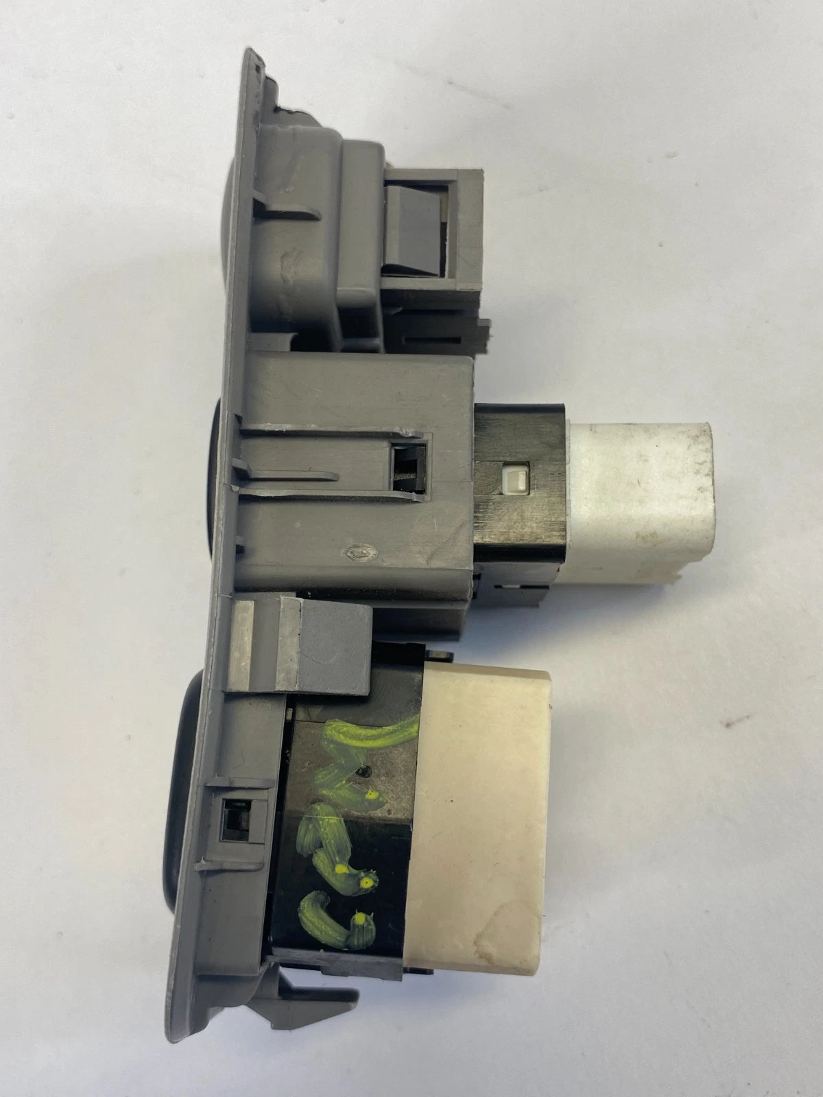 2004-2010 TOYOTA SIENNA FRONT DASH REAR VENT CONTROL SWITCH GRAY OEM