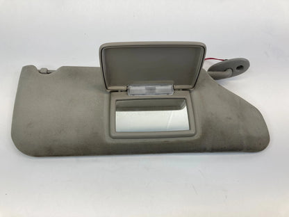 05-10 JEEP GRAND CHEROKEE RIGHT PASSENGER SIDE SUNVISOR SUN VISOR SHADE W/ LIGHT