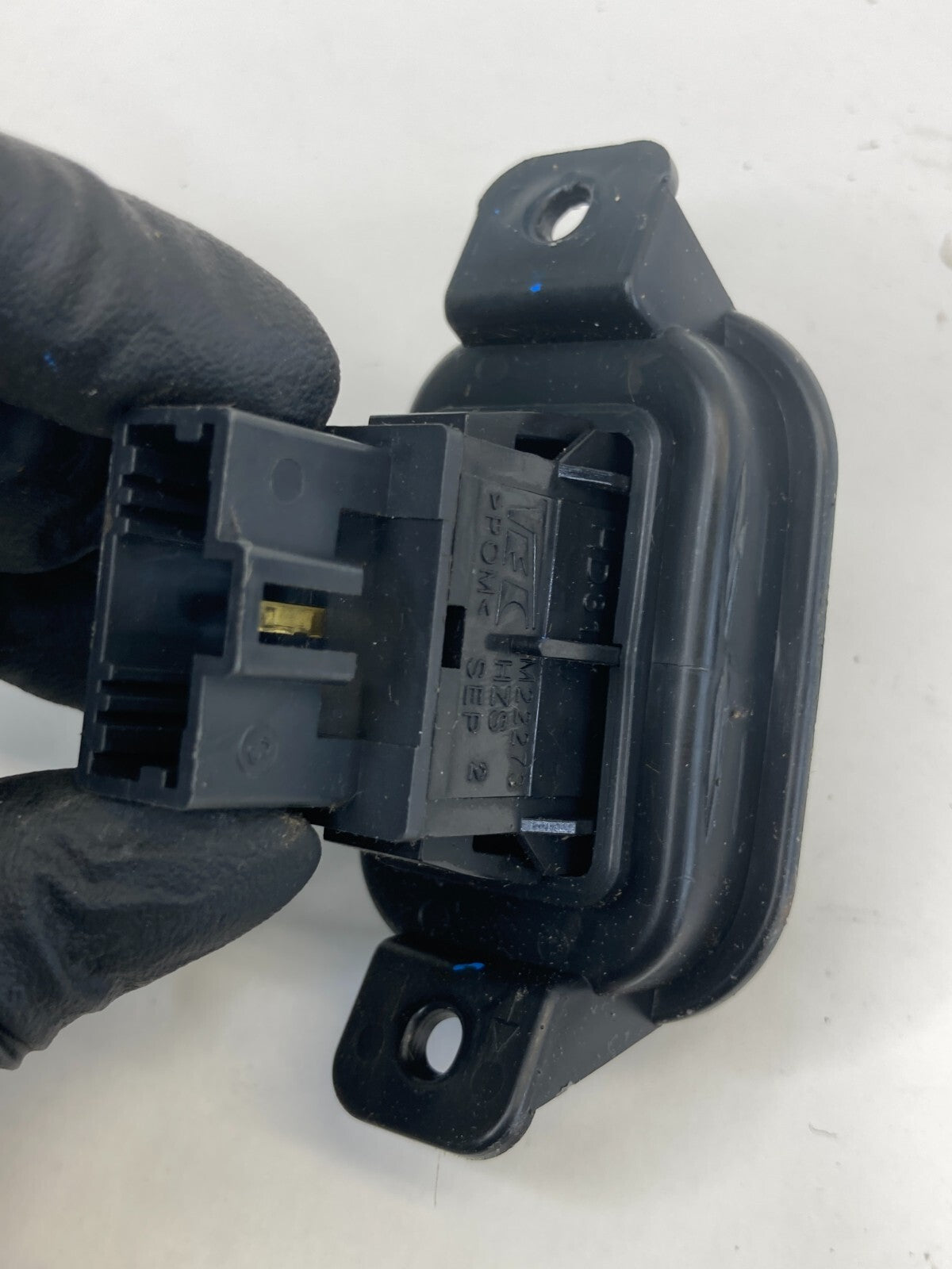 06-08 Honda Ridgeline Dash Mounted Cargo Light Control Switch Button M19902 OEM