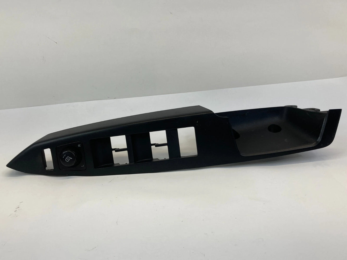 08-10 SATURN VUE FRONT LEFT DOOR WINDOW SWITCH BEZEL W/ MIRROR SWITCH 200003118