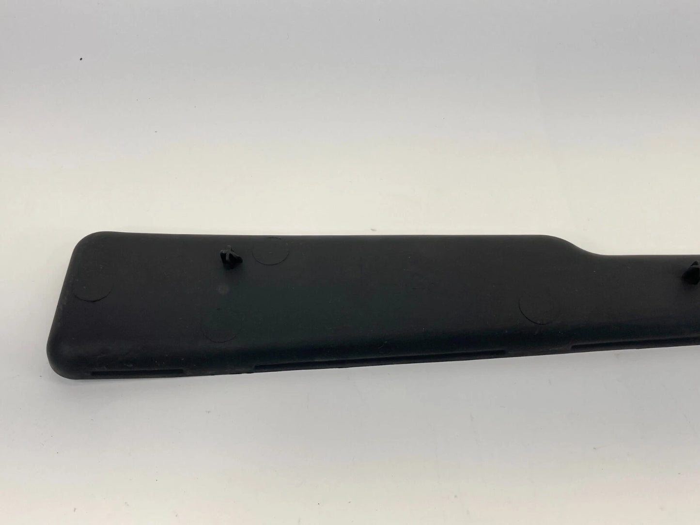 04 05 06 CADILLAC SRX RIGHT SIDE MOLDING TRIM INSERT MAT RUBBER LINER OEM