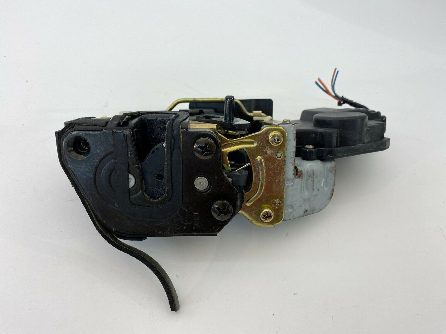 01 02 03 04 05 06 Hyundai Santa Fe Rear Left Side Door Lock Latch Actuator OEM