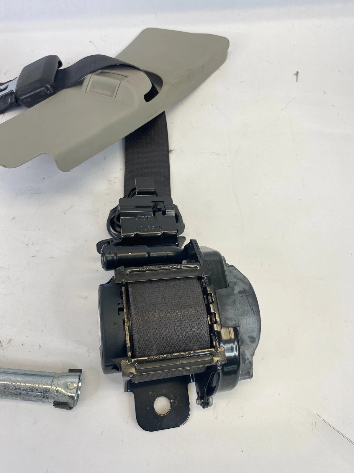 2010 2011 2012 CHEVROLET TRAVERSE FRONT RIGHT PASSENGER SEAT BELT RETRACTOR OEM