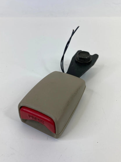 2000 2001 MAZDA MPV FRONT LEFT DRIVER SIDE SEAT BELT BUCKLE RECIVER ASSY OEM