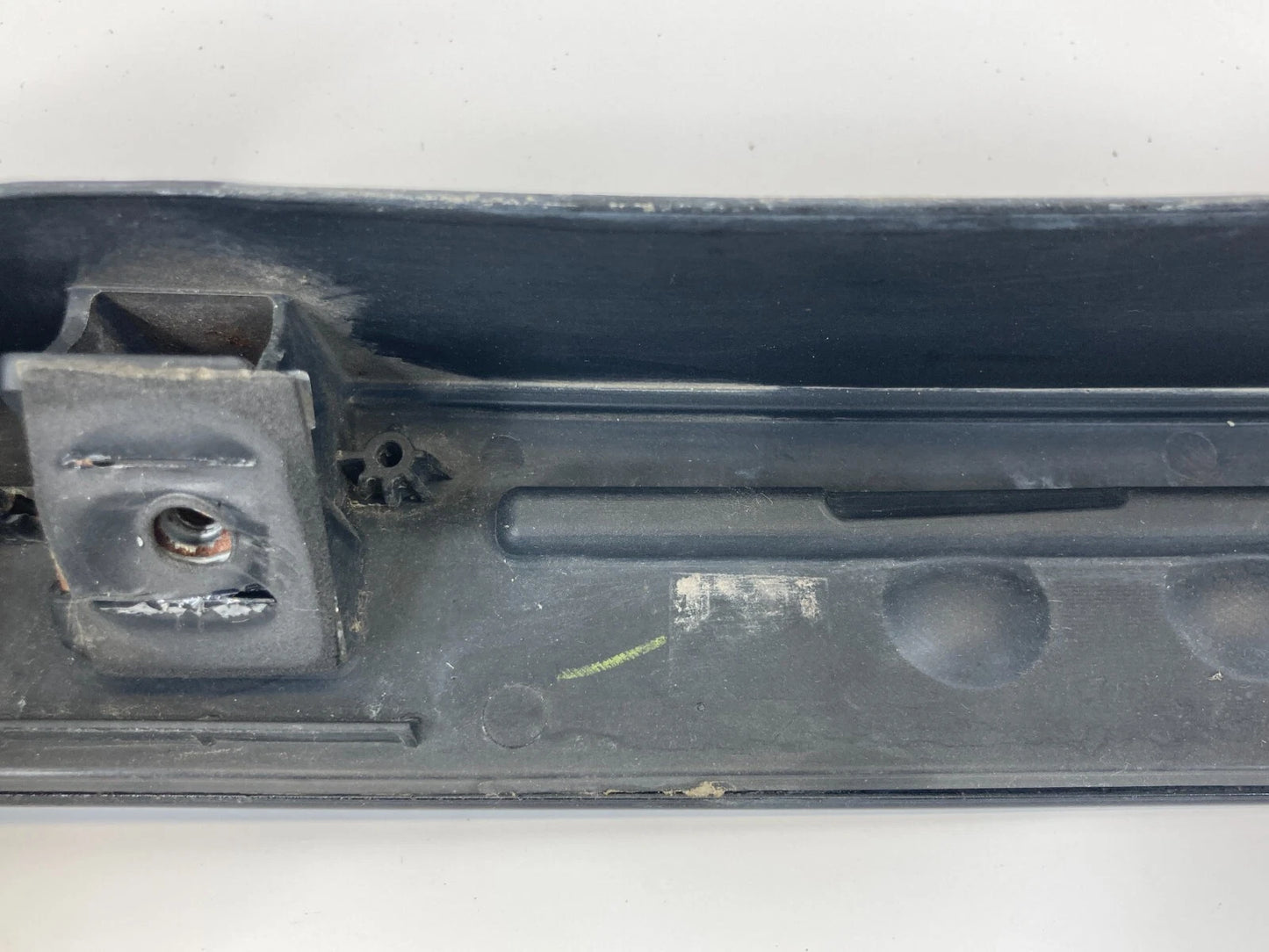 09-14 VW ROUTAN TRUNK TAILGATE FINISH GARNISH TRIM HANDLE LICENSE LIGHT MOLDING