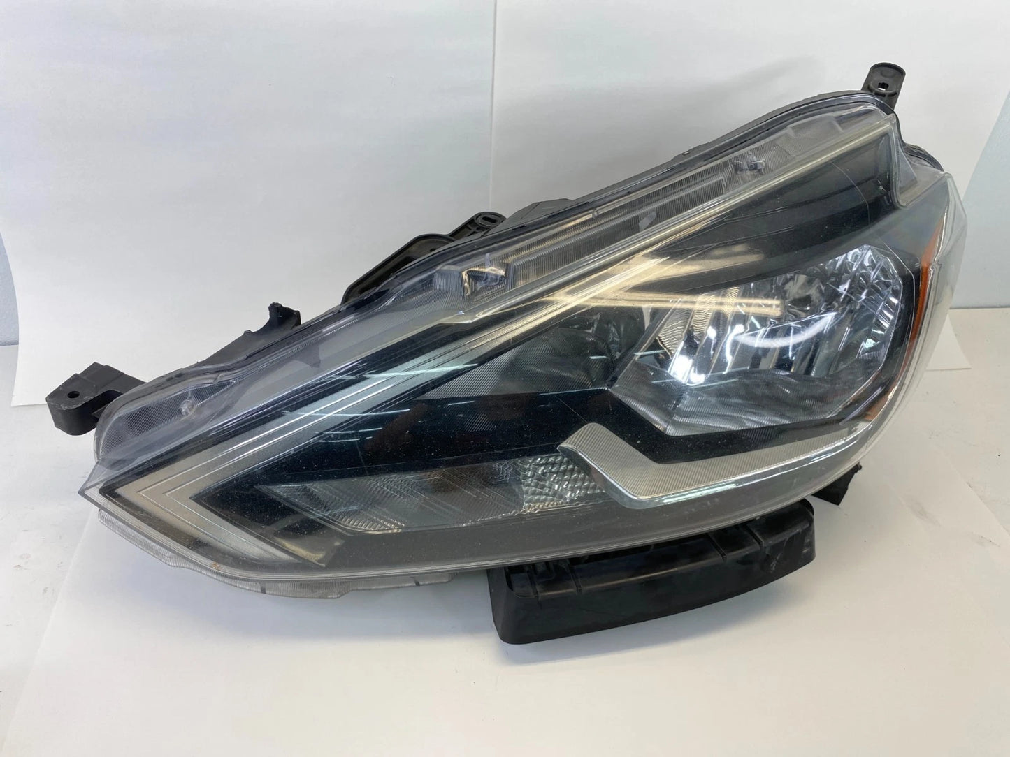 2016-2019 NISSAN SENTRA LEFT DRIVER SIDE HEADLIGHT HEADLAMP HALOGEN ASSEMBLY OEM