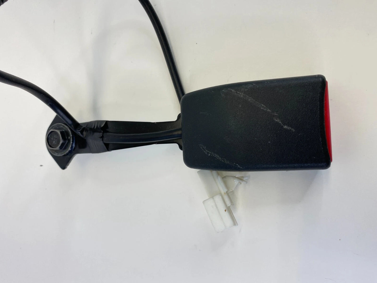 2011 2012 2013 MAZDA3 MAZDA 3 FRONT RIGHT PASSENGER SEAT BELT BUCKLE RECEIVER