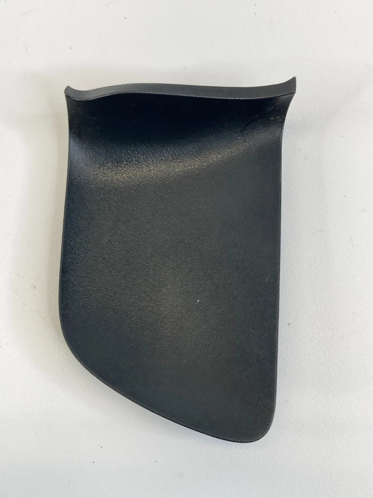 2004-2006 LEXUS RX330 REAR LEFT INNER DOOR PLUG SCREW COVER TRIM 69284-AA010-A