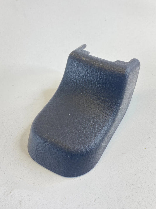 10 11 12 HYUNDAI SANTA FE FRONT LEFT SEAT TRACK END COVER TRIM 88097-2B100 OEM