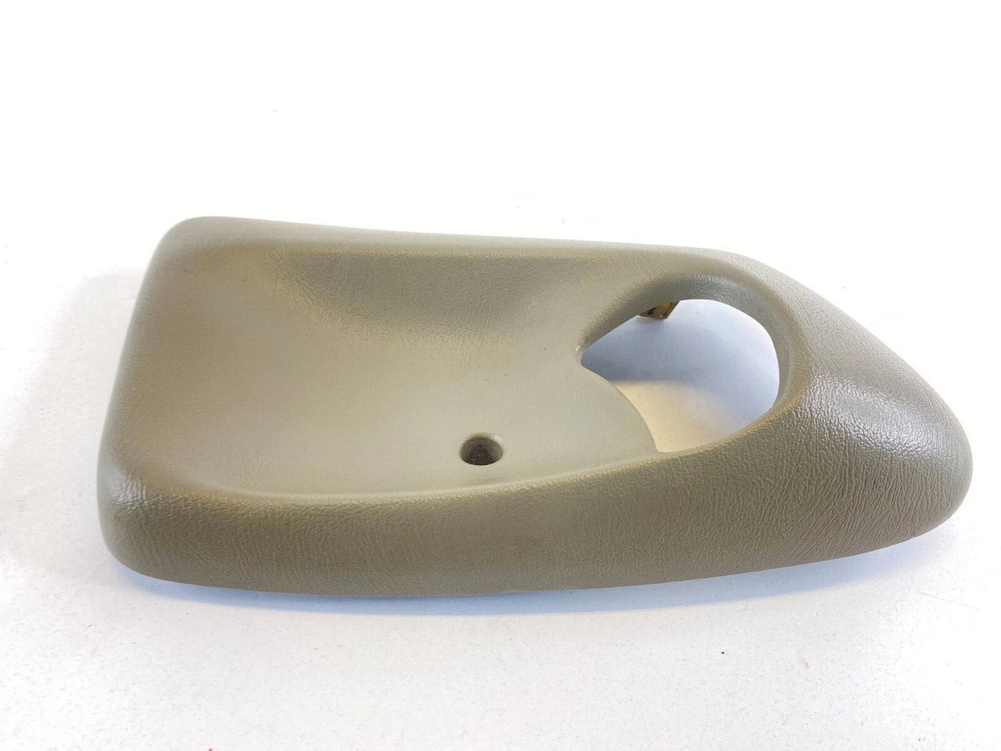 2000-2005 CHEVROLET IMPALA REAR LEFT INTERIOR DOOR HANDLE BEZEL COVER 10355291