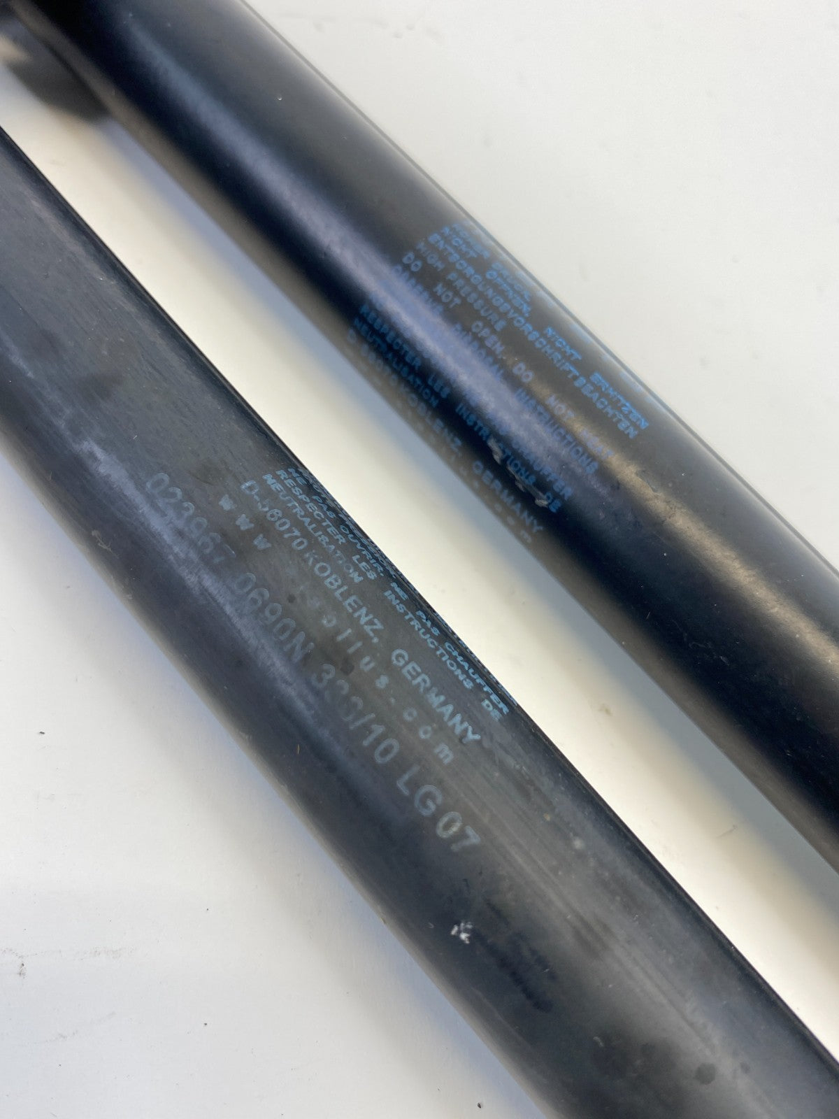 1998-2000 Audi A6 Quattro Trunk Hatch Lift Cylinder Support Shock Strut Pair OEM