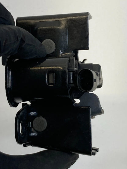 2006-2011 MERCEDES BENZ CLS500 RIGHT SIDE HOOD LOCK LATCH STRIKER 2198800060 OEM