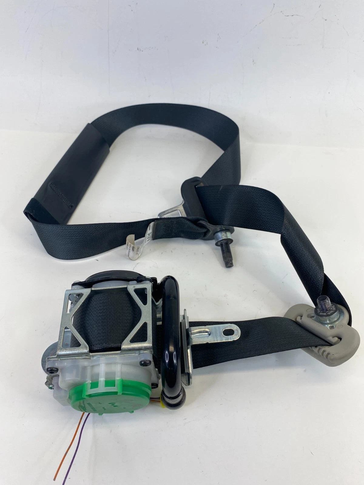 2014 2015 Nissan Versa Note HATCHBACK Front Right Side Seat Belt Retractor OEM