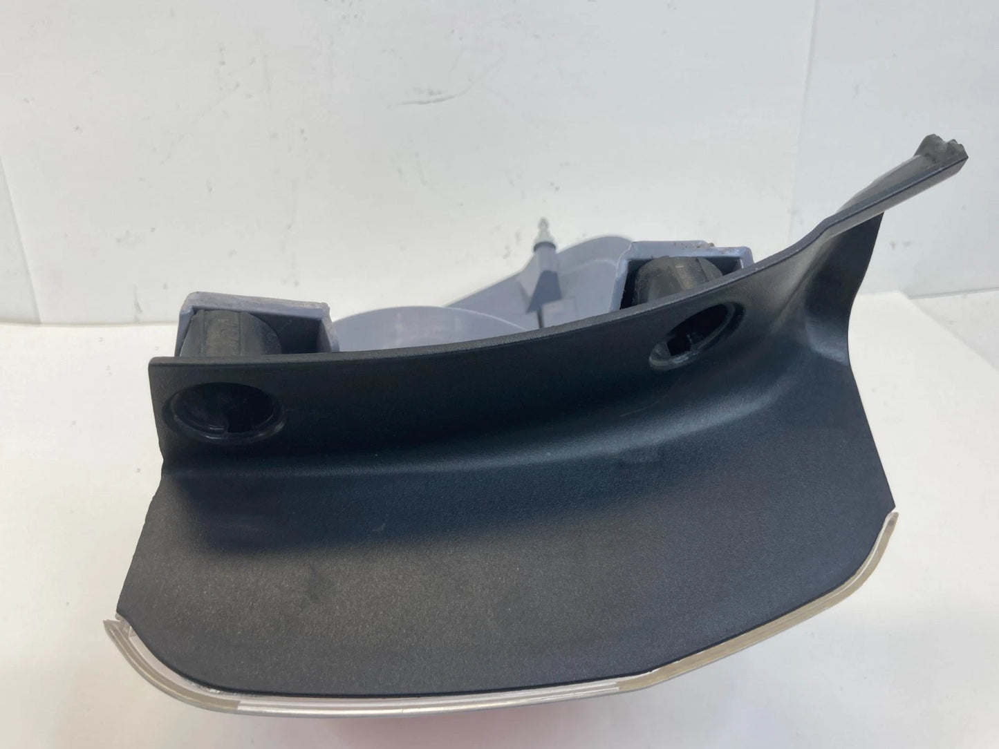 2007-2012 GMC ACADIA REAR RIGHT SIDE TAIL LIGHT OUTER TAILLIGHT LAMP OEM