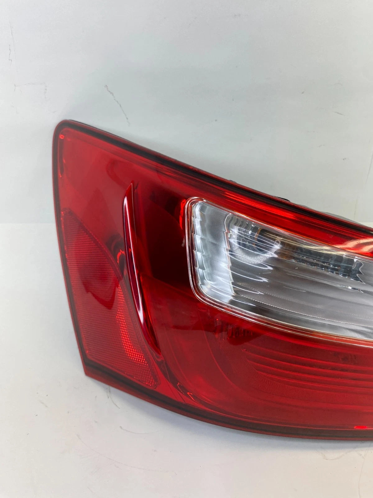 2012-2017 KIA RIO SEDAN REAR LEFT DRIVER OUTER TAIL LIGHT LAMP 92401-1W0 OEM