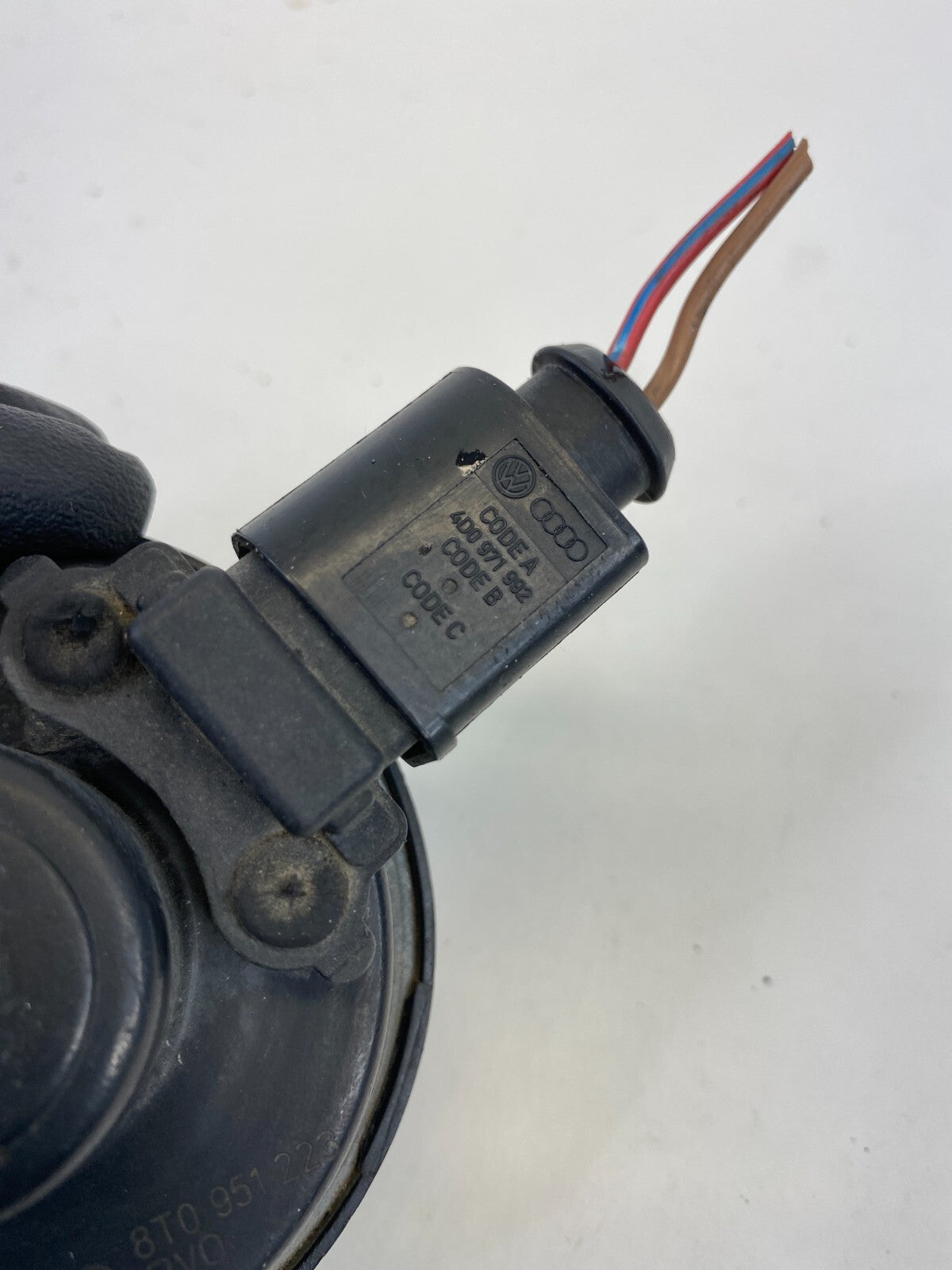 2009-2016 Audi A4 A4 Quattro High Note Horn Siren Alarm Assembly 8T0-951-223 OEM