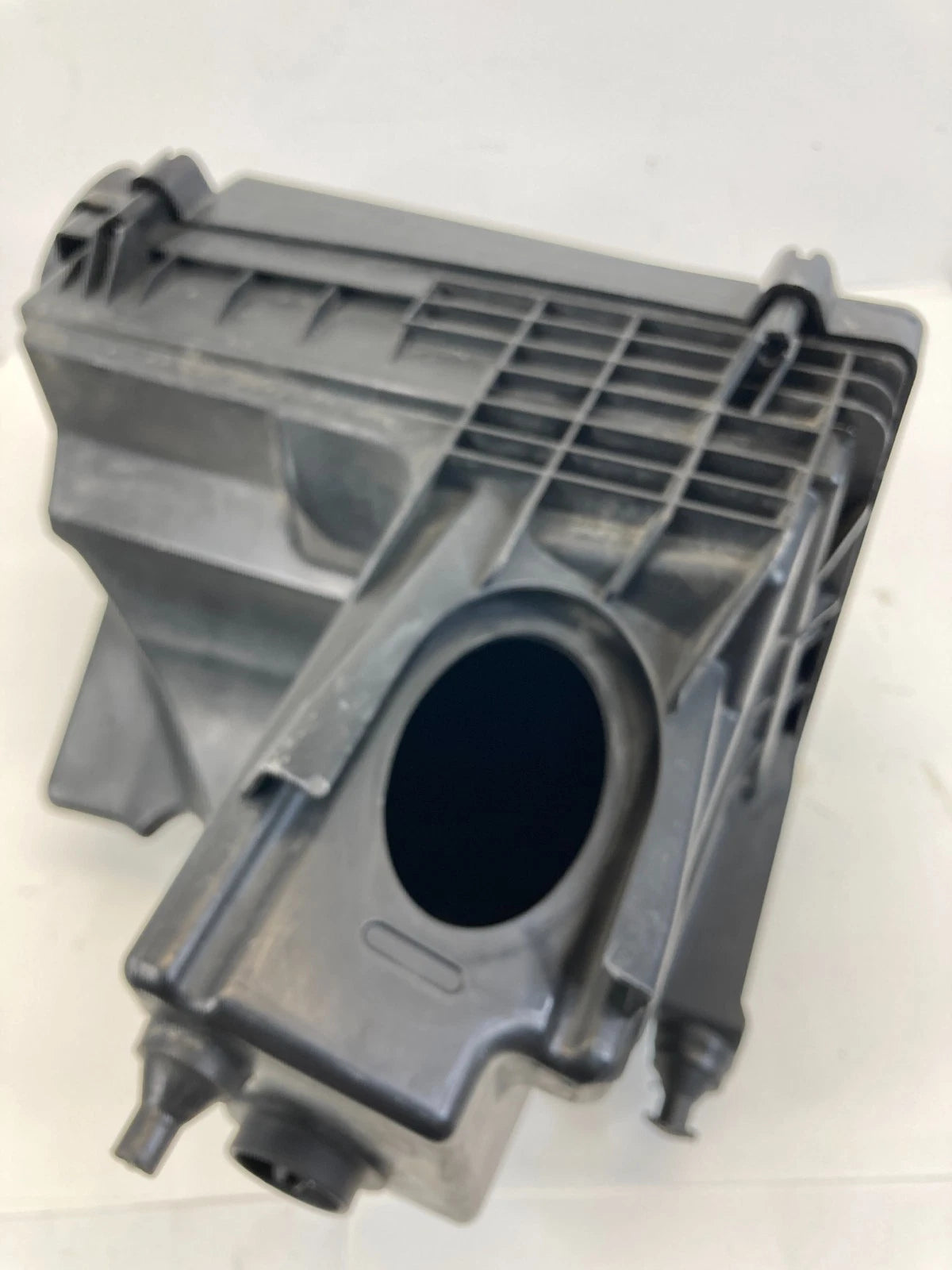 2008-2012 LAND ROVER LR2 3.2L AIR INTAKE CLEANER BOX FILTER HOUSING ASSY OEM