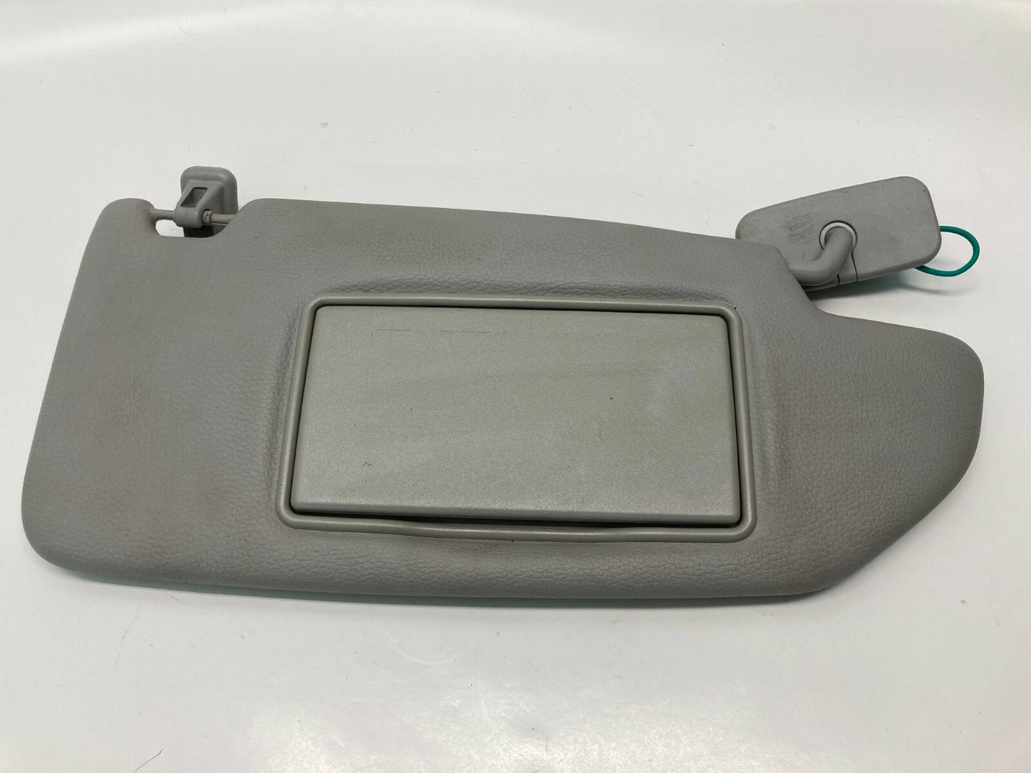 2001 2002 VOLVO S60 01-04 V70 RIGHT PASSENGER SIDE SUNVISOR SUN VISOR SHADE OEM