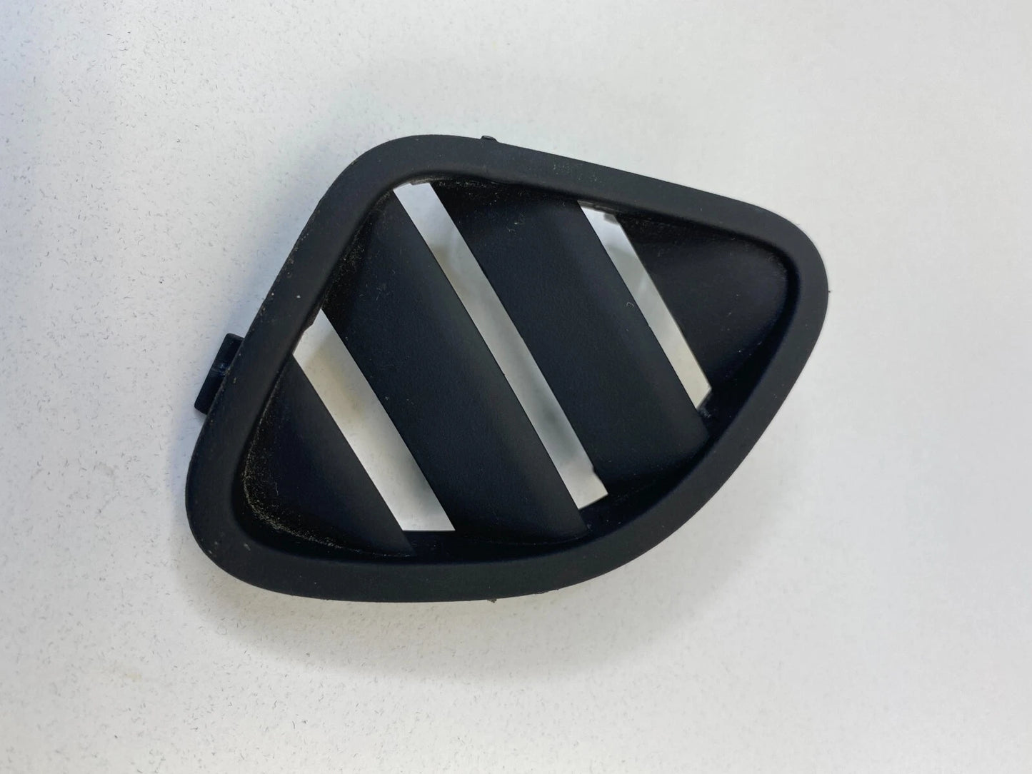 2013-2015 CHEVROLET MALIBU DASH LEFT DRIVER AC AIR VENT DEFROSTER OULET GRILLE