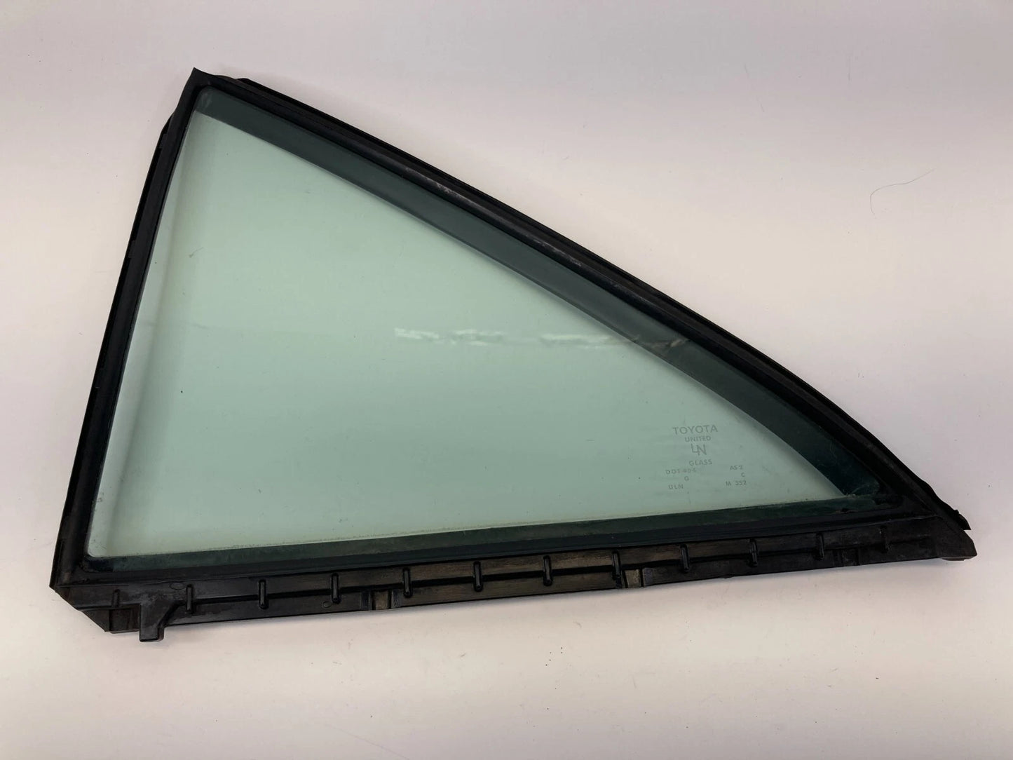 2007-2011 TOYOTA CAMRY REAR LEFT DOOR QUARTER VENT WINDOW GLASS 68189-06020 OEM