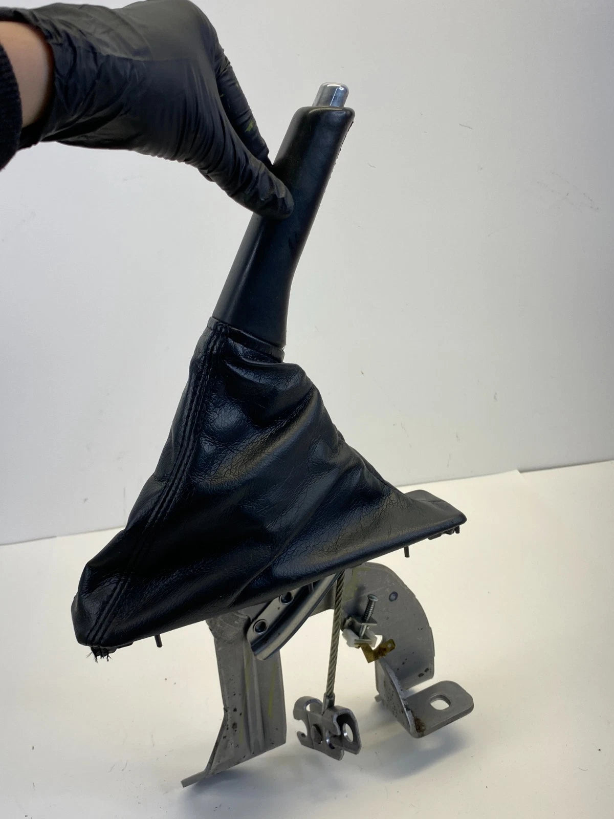 2010-2013 SUZUKI KIZASHI EMERGENCY PARKING BRAKE HANDLE LEVER BOOT MECHANISM OEM