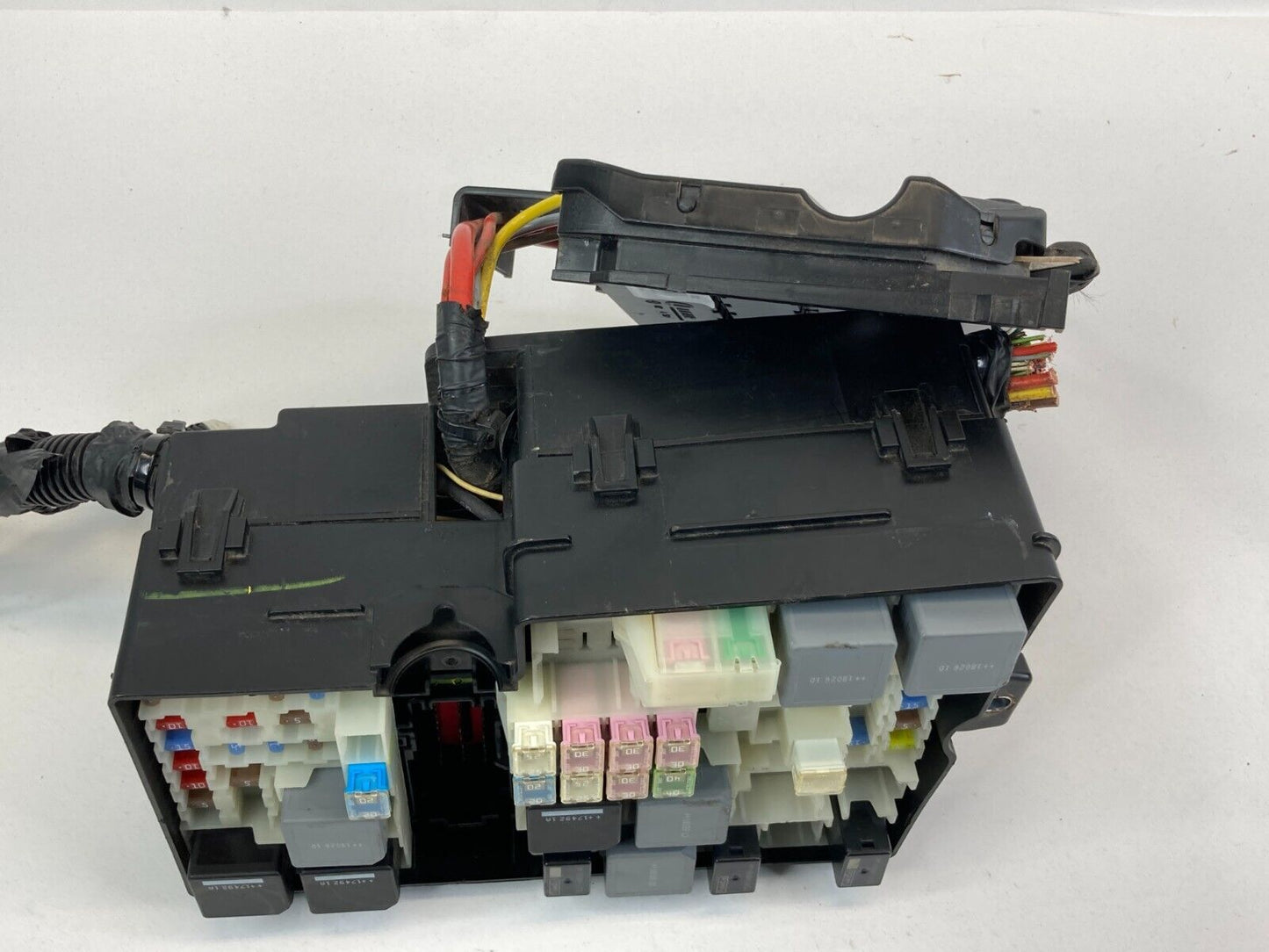 2018 Ford Focus SE HATCHBACK 2.0L L4 16V Engine Compartment Junction Fuse Box