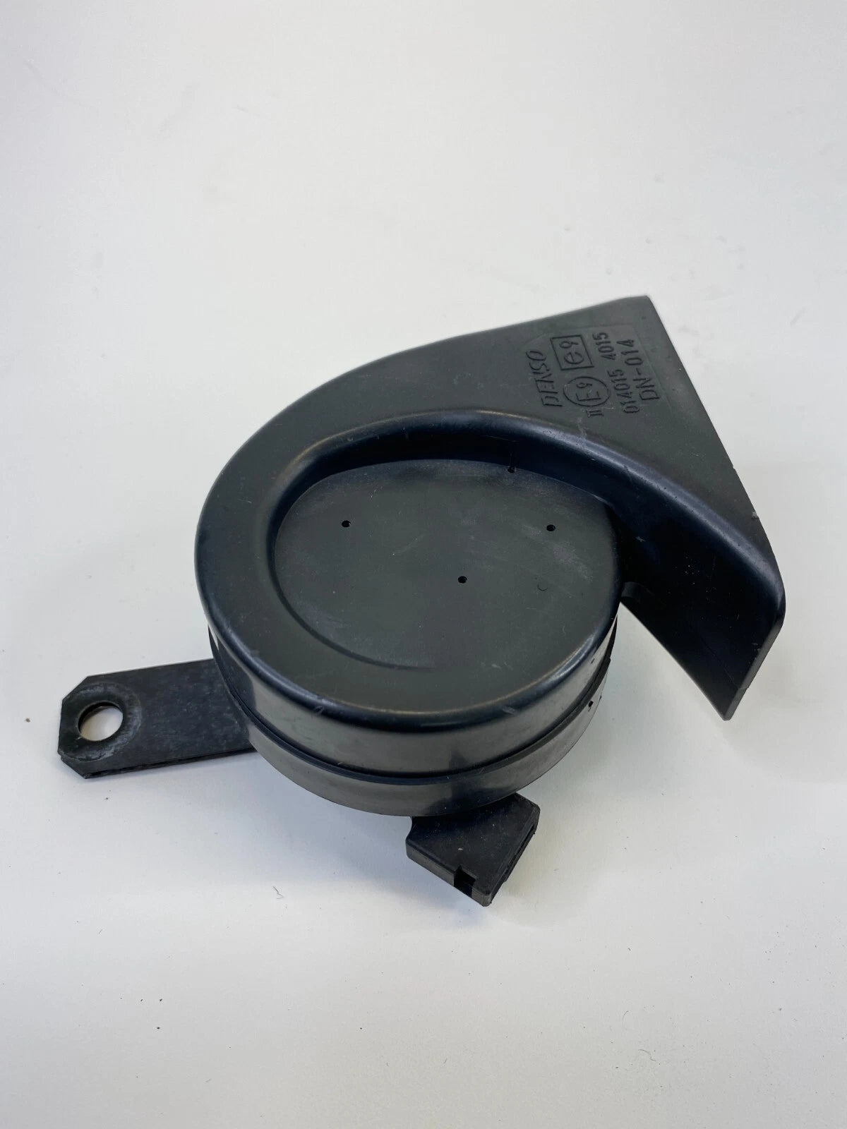 2004-2008 TOYOTA SOLARA LOW HORN TONE PITCH ALARM SIREN SIGNAL 86520-AA010 OEM