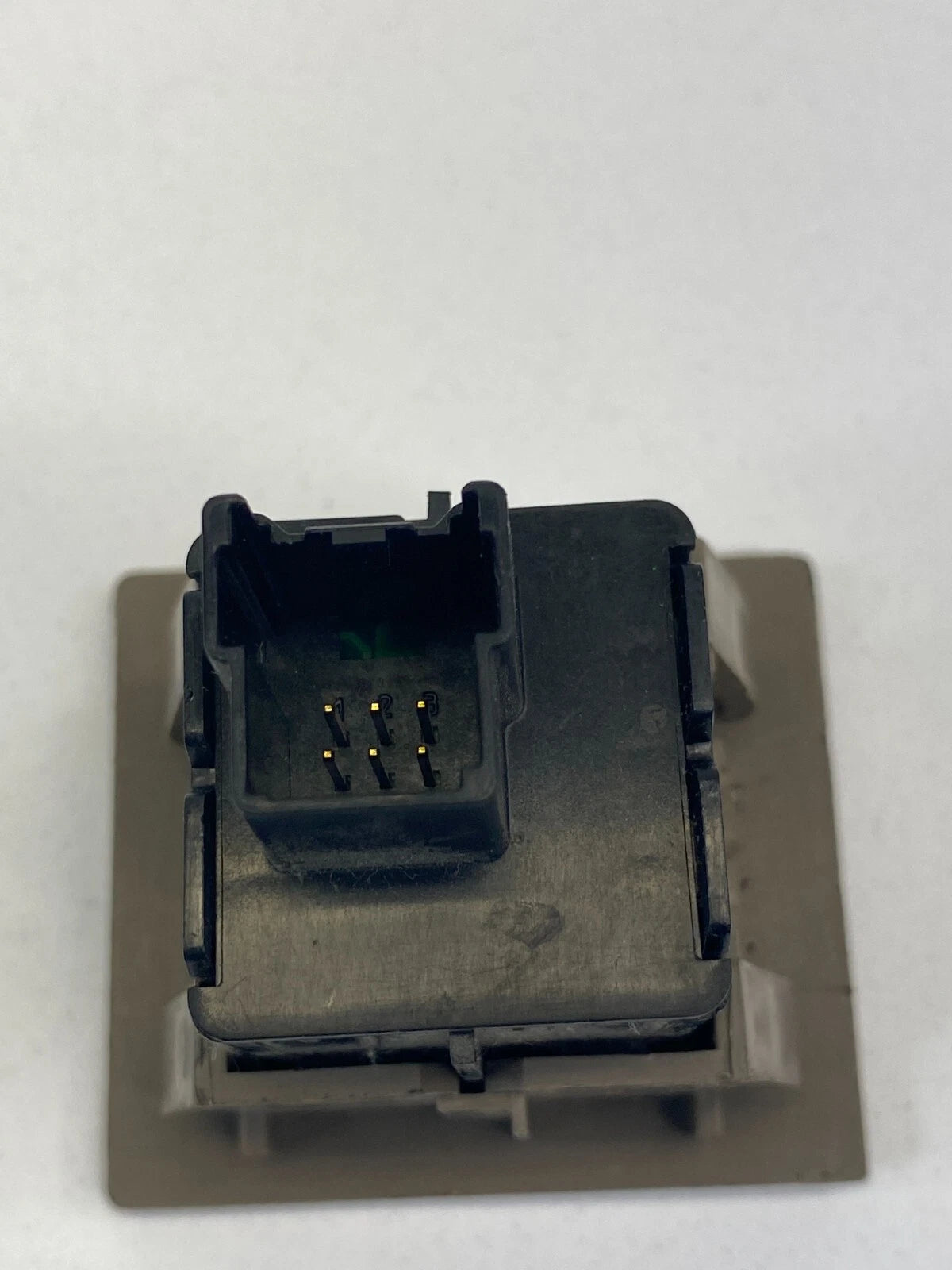 2008-2010 TOWN & COUNTRY POWER INVERTER SWITCH BUTTON W/ BEZEL TRIM P04602642AC